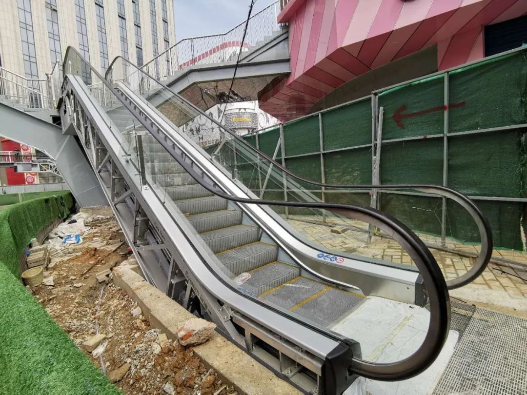 淮河路人行天桥有电梯了!