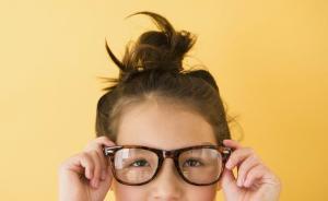 辟谣｜常戴眼镜近视度数会加深？脱脱戴戴可以吗？