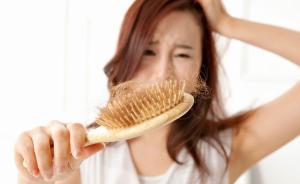 生完孩子為什么會(huì)脫發(fā)，哺乳期補(bǔ)鈣能不能緩解脫發(fā)？