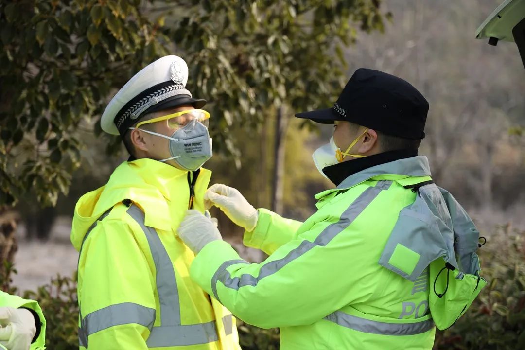 同心战疫诗画传情浙江高速交警优秀文艺作品特刊一
