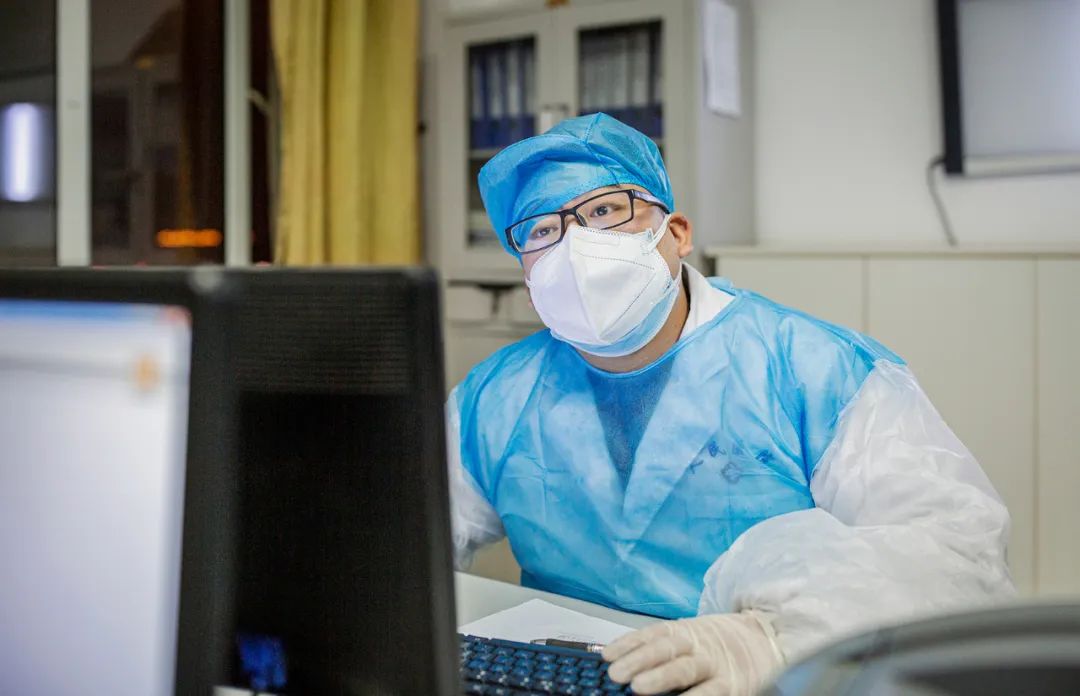 何峰一个医生抗疫60天的影像记录