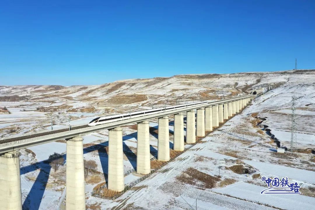 张呼高铁4月10日起增至每日50趟,运能提升60%以上