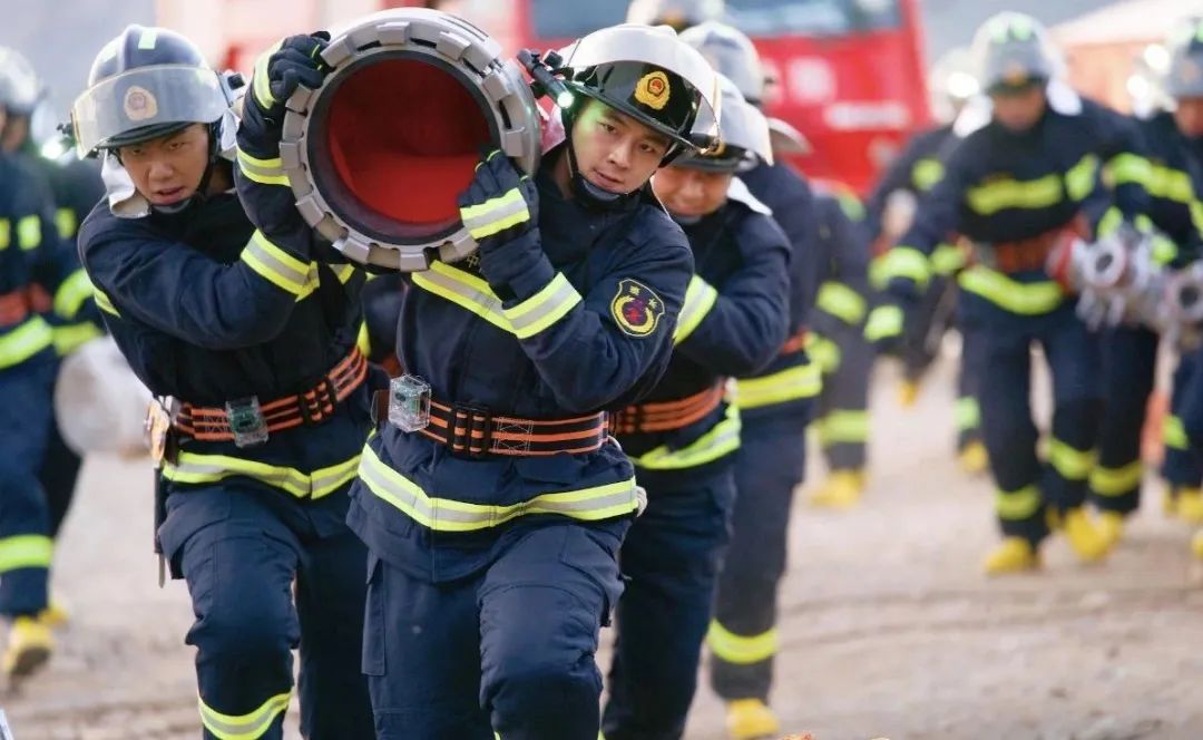消防员口述我们的职责是让更多的人生活在一个安全的时代