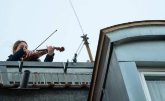德国人的阳台音乐会，为什么选择贝多芬的《欢乐颂》
