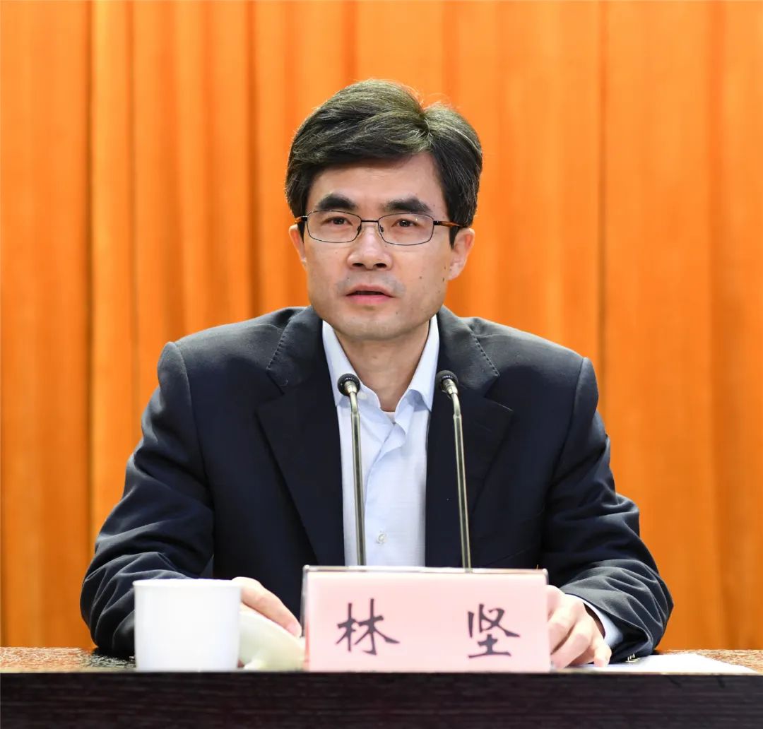 大抓"产业革新"暨全县制造业高质量发展大会召开