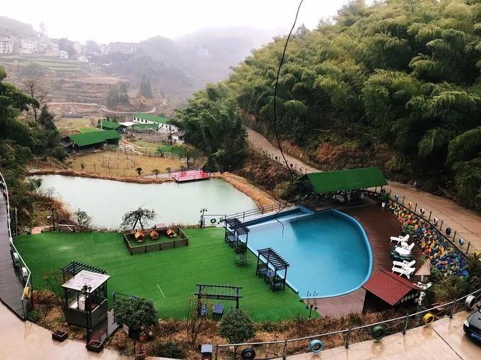 地址:丽水市缙云县新建镇葛竹村 导航输入"缙云县德菲利生态民宿"订房