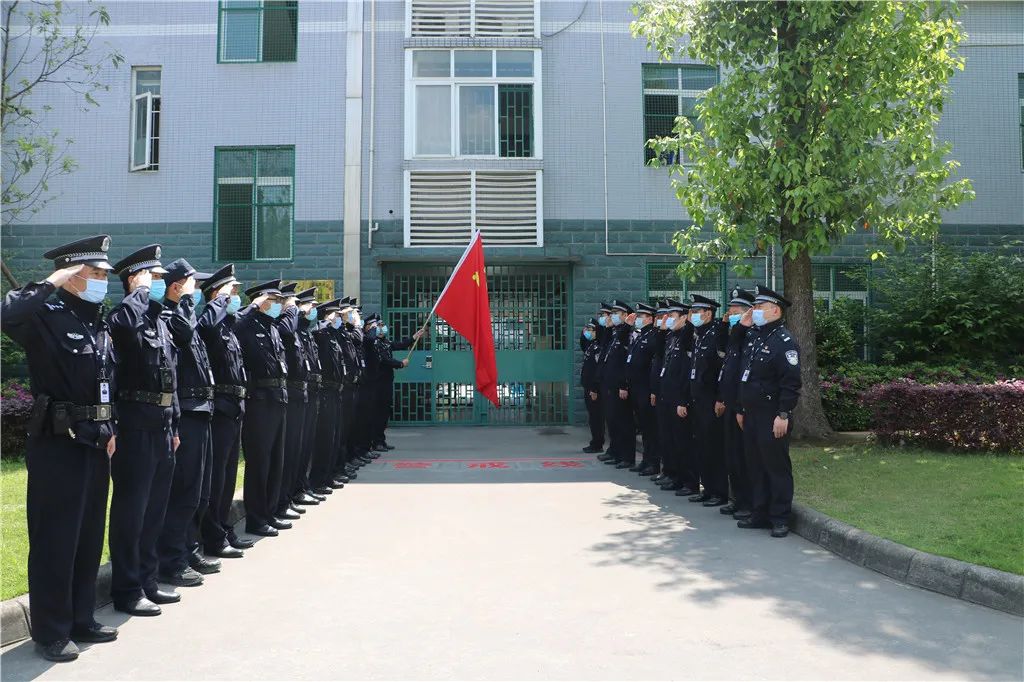 狱警抗疫图片图片