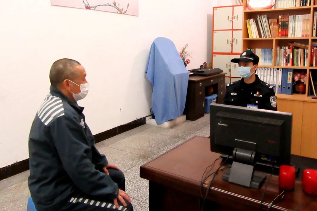武夷山监狱一监区针对疫情期间无法探视的现状,建立"亲情邮箱",让罪犯