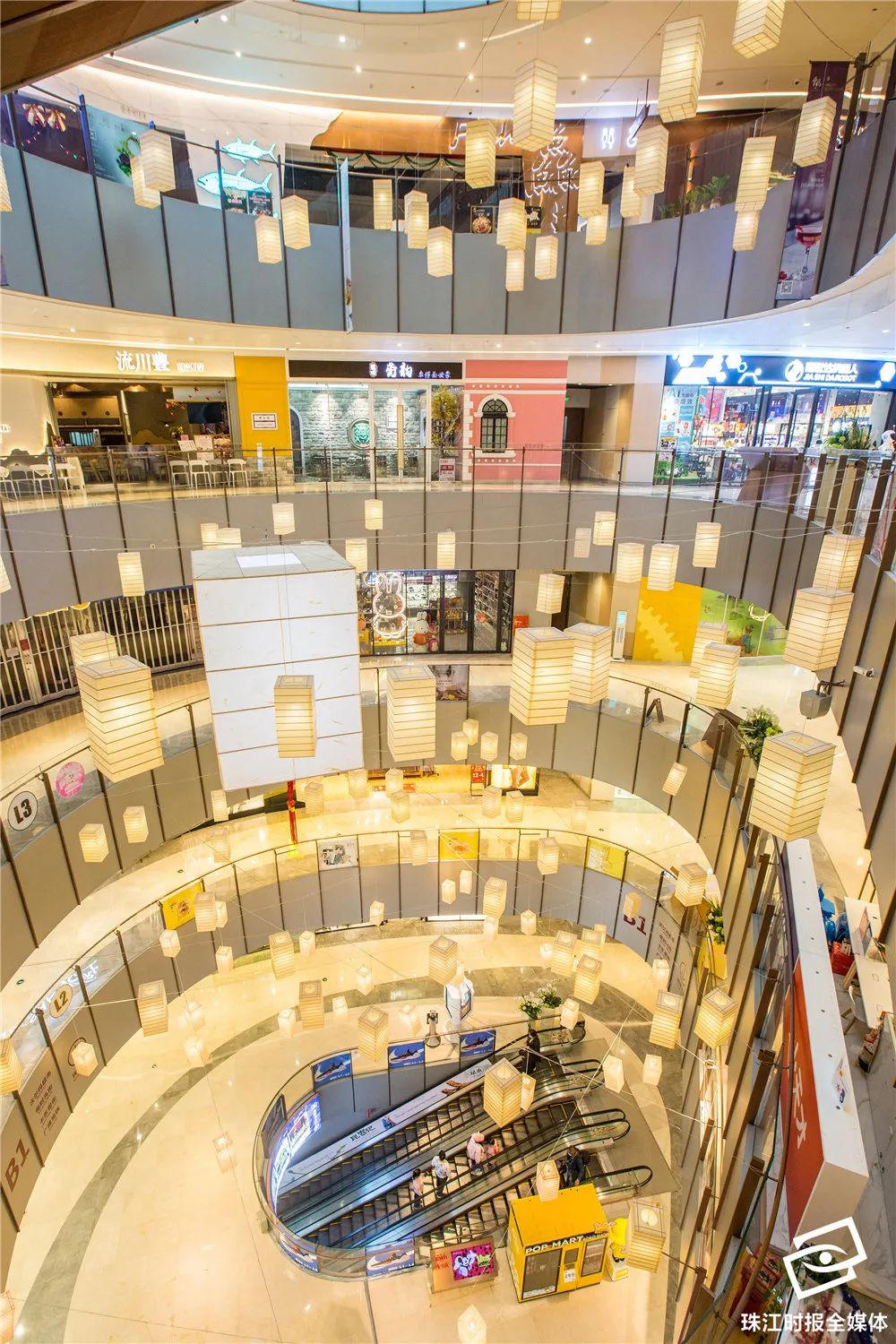 2月1日,中海环宇城客流稀少.摄/廖明璨