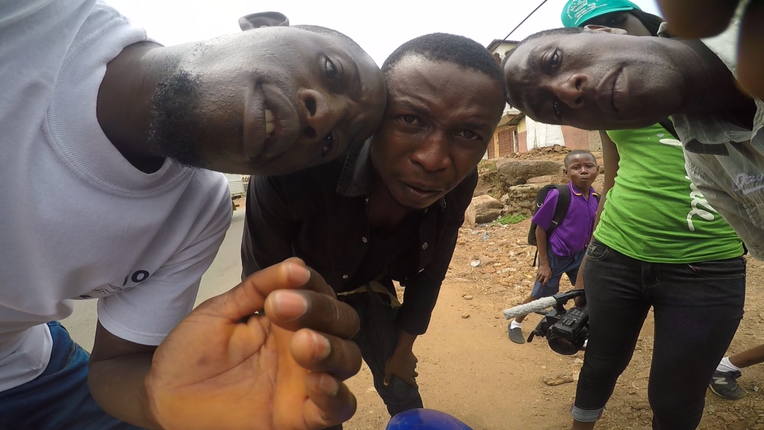 埃博拉前线非洲演员图片