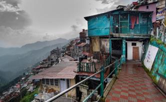 居家隔离：喜马拉雅贫民窟的苦涩笑话