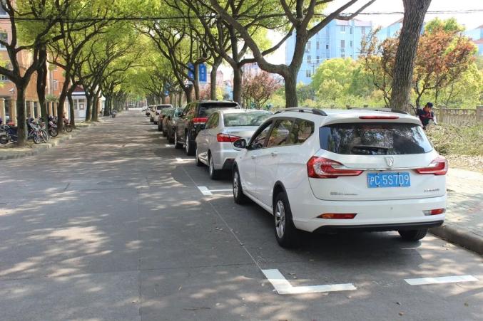 金山部分道路将实施单向通行这些地方将新划停车位