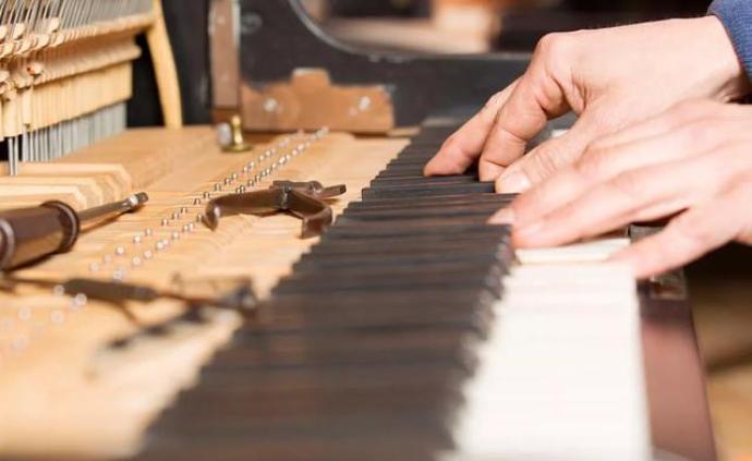 上海78岁调音师入行50年，调过最贵钢琴170万