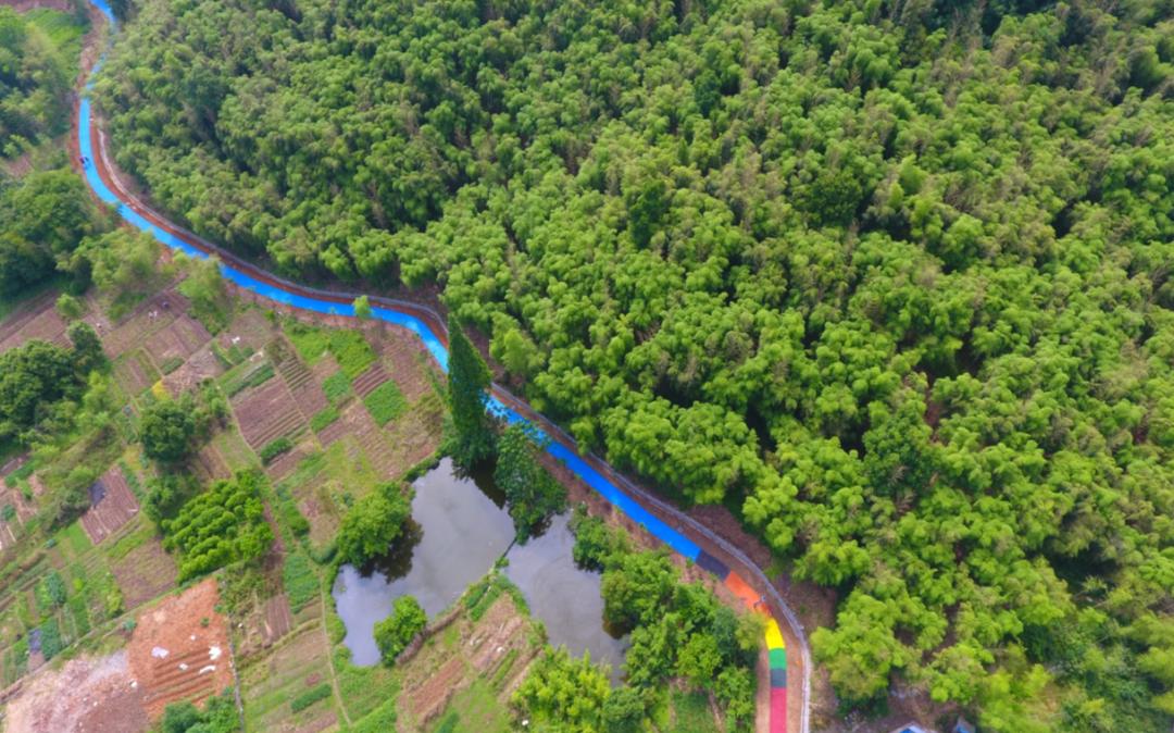 吴兴区通过绿道网络建设,衔接溇港,低丘,田园,湿地等特色要素,分别