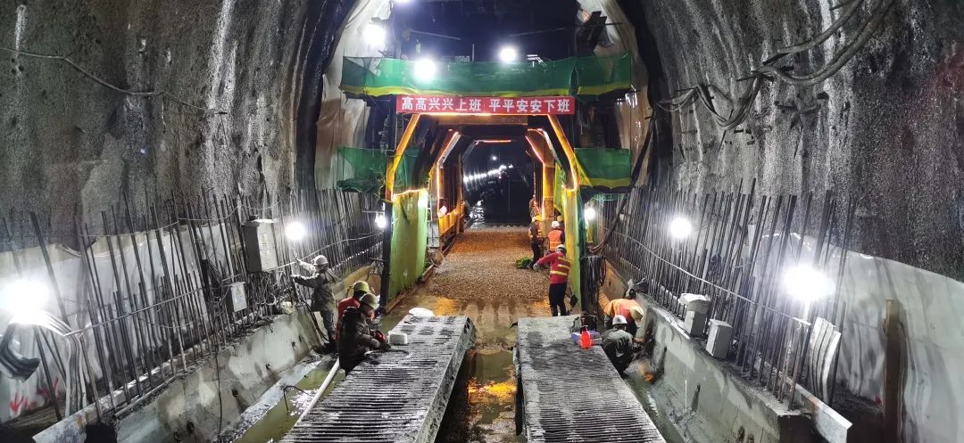 重磅!川藏铁路拉林段全线隧道全部打通