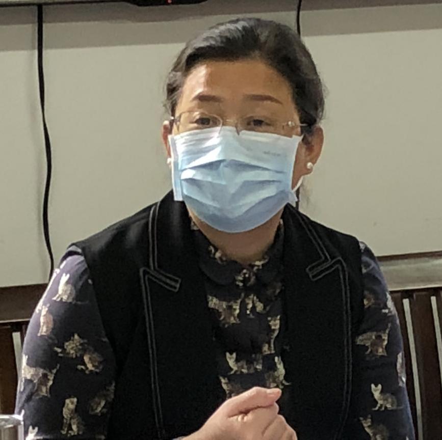 座谈会上,张曙红代表市妇联对各单位的大力支持表示肯定和感谢,并对下