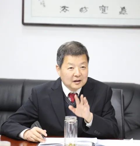 会上,院党组成员,副院长张黎明组织大家学习了岳亮书记对全市扫黑除恶