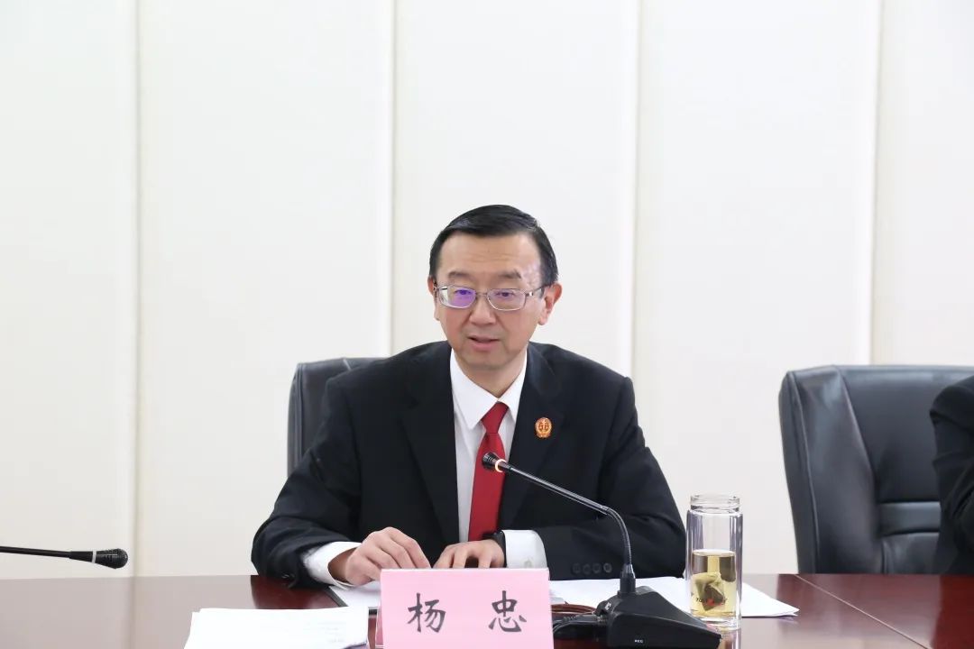 杨忠代院长在小结发言中强调全院干警要扎实练好基本功,切实补齐工作