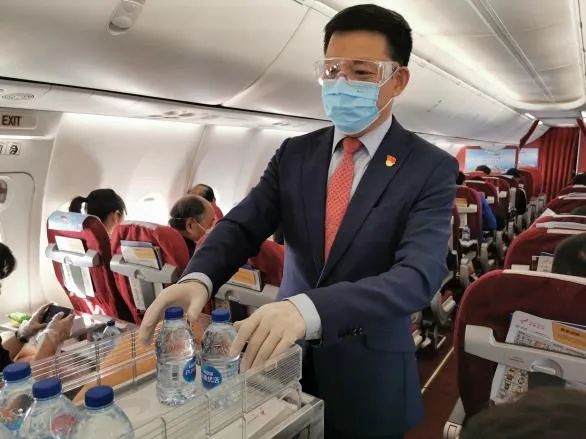 书记何琼妹,市长符平,博鳌乐城先行区管理局副局长刘哲峰,海航集团副