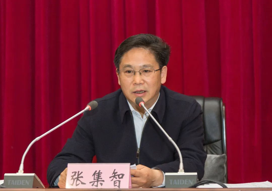 市政府秘书长高扬宗参加会议.