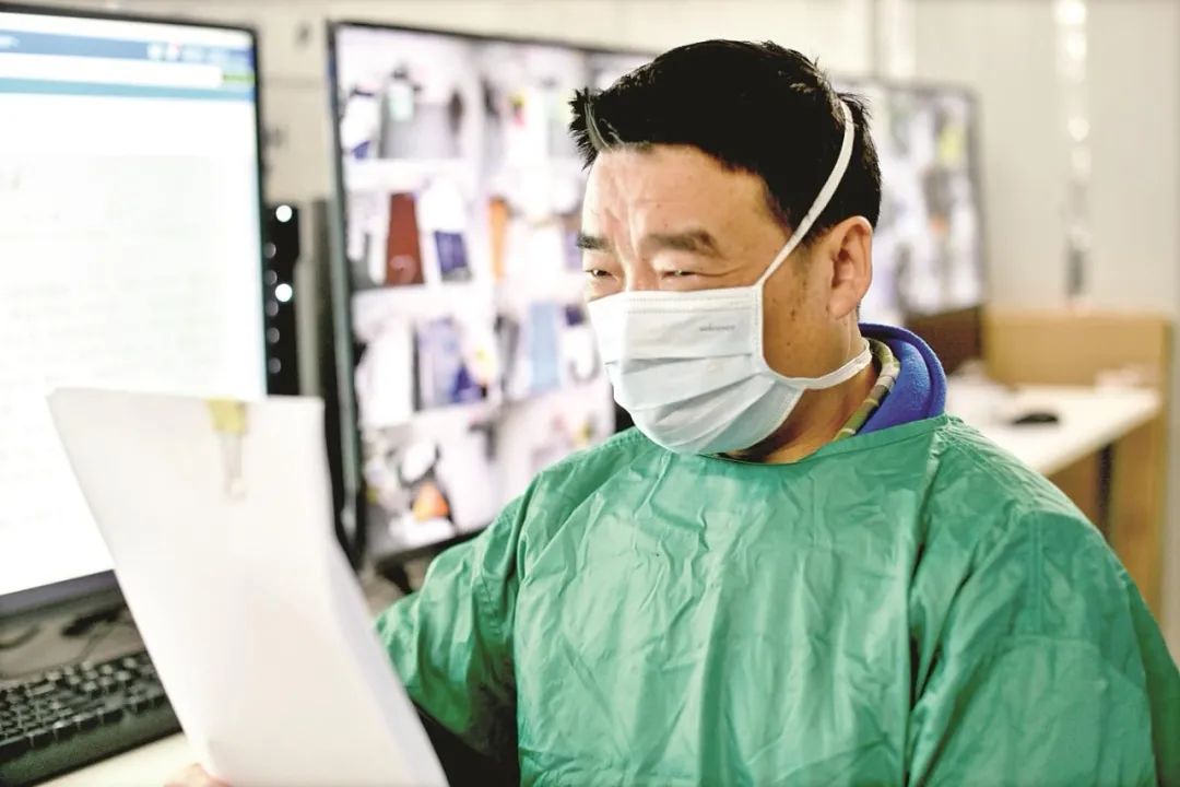 研究治疗方案是彭志勇日常工作的重要环节2个多月治愈1900余人65岁的