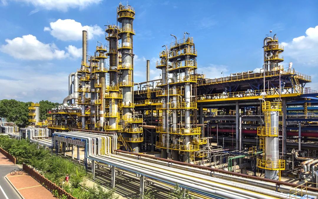 图:徐捷,王娜文,编:陈伟伟校:李阳杨金陵石化第 128 期 总 1334 期原