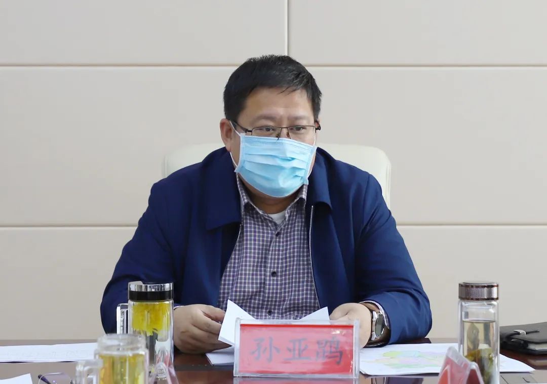 四区一线和三条控制线工作调度会上亚鹍区长强调