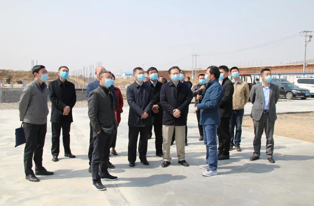 中国农业银行内蒙古自治区分行党委书记行长张春林一行到我县调研