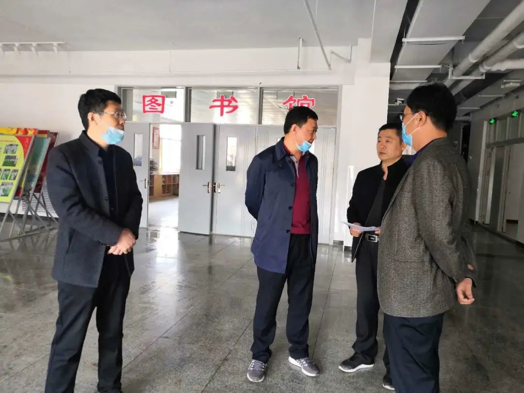 教体局局长马成军到关汉卿中学调研指导共克时艰战