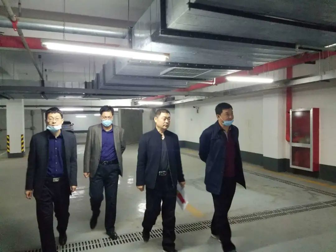 【方志安国】教体局局长马成军到关汉卿中学调研指导