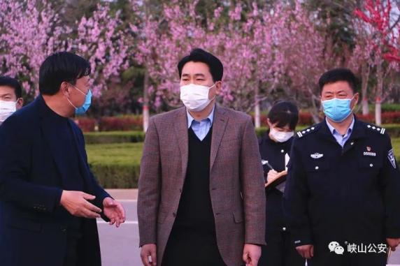 峡山中学"区级包靠领导",分局党委委员,副局长李金生为副总指挥兼任