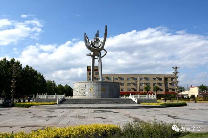 直隶定兴人(今河北省定兴县人).1941年毕业于华西协合大学医学院.