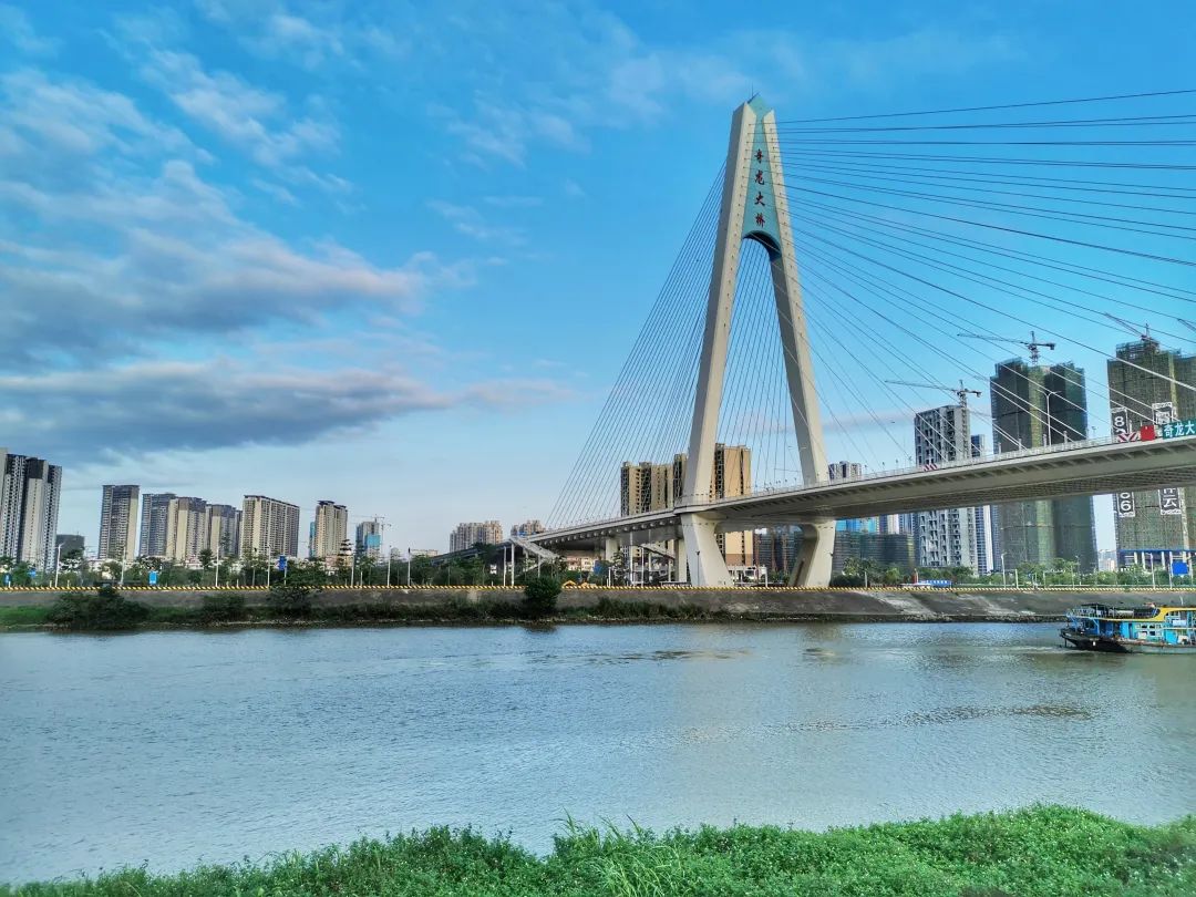 奇龙大桥 王青山/摄东平水道平胜段 王青山/摄走出地铁站,抬头看见