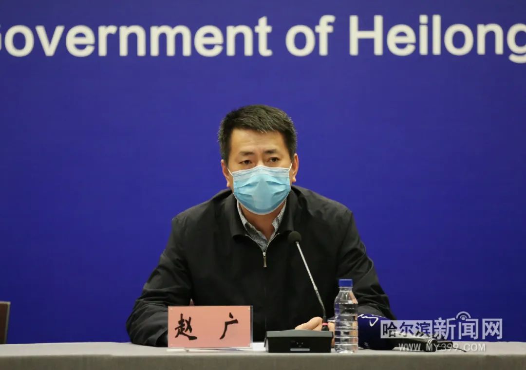 赵广说,"五一"前初中毕业年级不考虑开学,是省教育部门根据国家有关