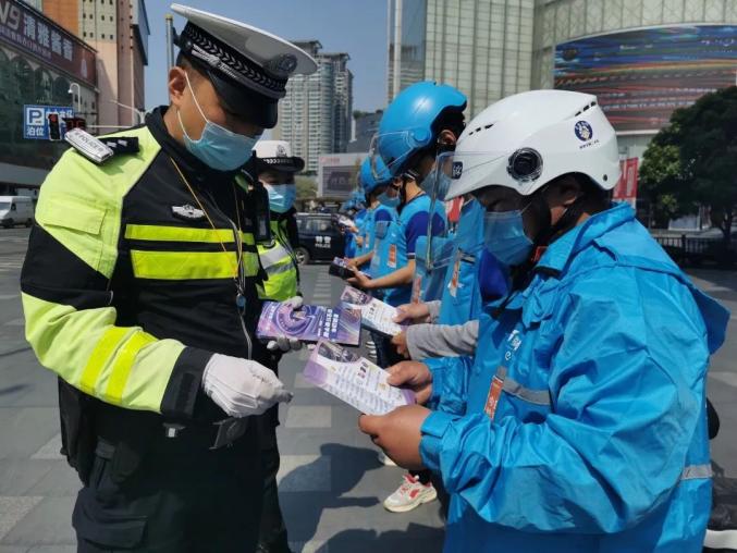 自行车头盔佩带
方法（自行车头盔佩带
方法图解）《自行车头盔佩戴方法》