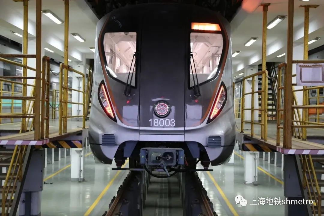从今年春节开始,申通地铁集团对18号线列车逐批进行静态,动态调试