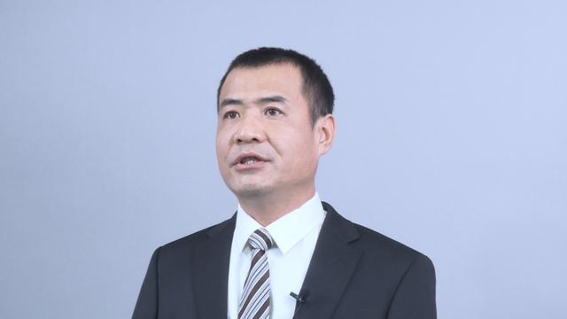 华为中国政企行业解决方案部部长徐建峰分享了华为的复工实践经验,他