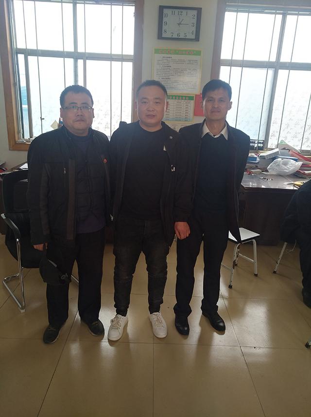 徐跃东(左),李生辉(中)和刘兆文.