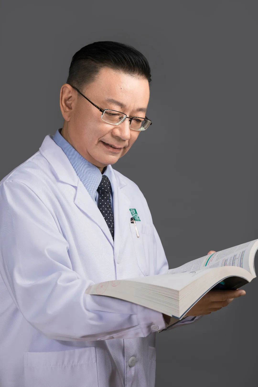 万教授表示:"这些手术笔记记录着大量的经验教训和我自己对手术的理解