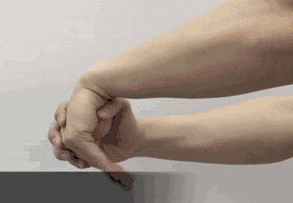 主妇频繁手麻,手掌这个地方整块"瘪"了!老中青都会中招