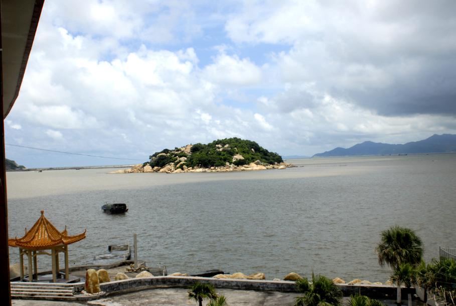 黑沙海角段之古舟岛.谭楚明 摄