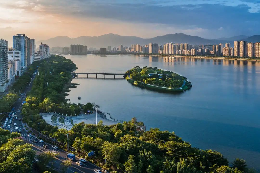 《江心島 江畔城市》《藍天白雲江心島》《北江明珠 清遠 夜景雙橋》