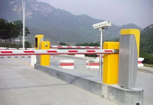 我省高速公路收费站恢复落杆模式