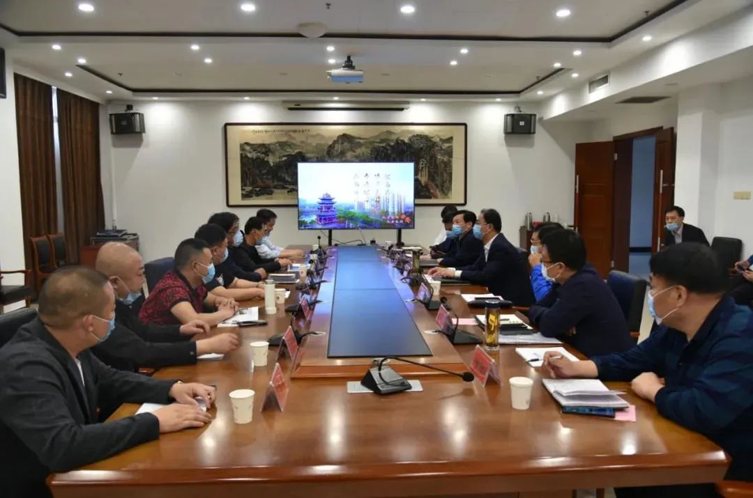 4月25日,县长尹丽龙与山西昔阳县国新能源煤炭有限公司董事长吴乃平