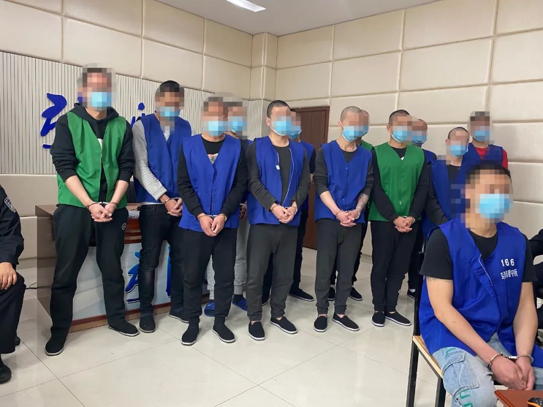 骨干成员闫俊杰被判处有期徒刑十一年,华瑞峰被判处有期徒刑九年,乔桥