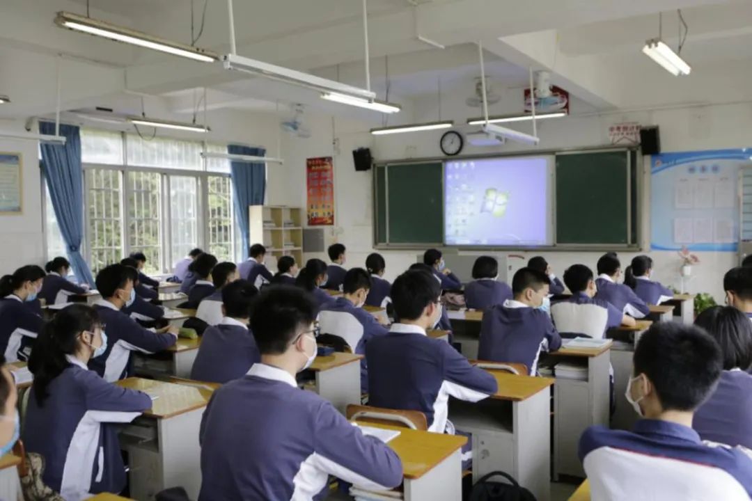 我们回来啦金湾区首批学子返校第一天是这样的