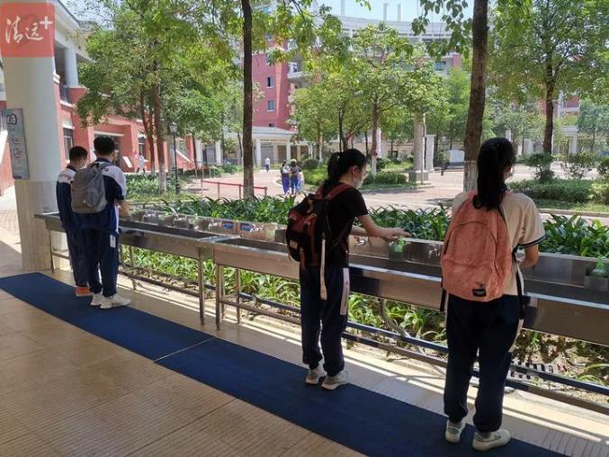 清远市第一中学_校园饭堂疫情防控措施_清远中学疫情防控午餐措施