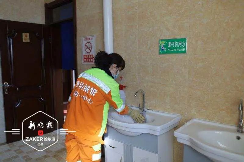 严把“五关”切断疫情传播途径丨筑牢公共安全“防卫线”