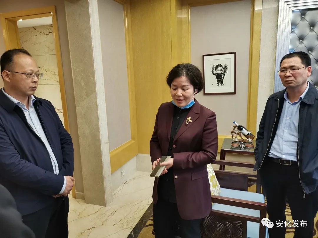 备战乡村文化旅游节黄东红落实疫情防控举措确保节会安全有序