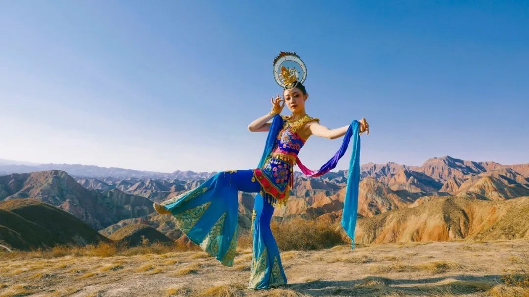 飞天舞新疆美女图片
